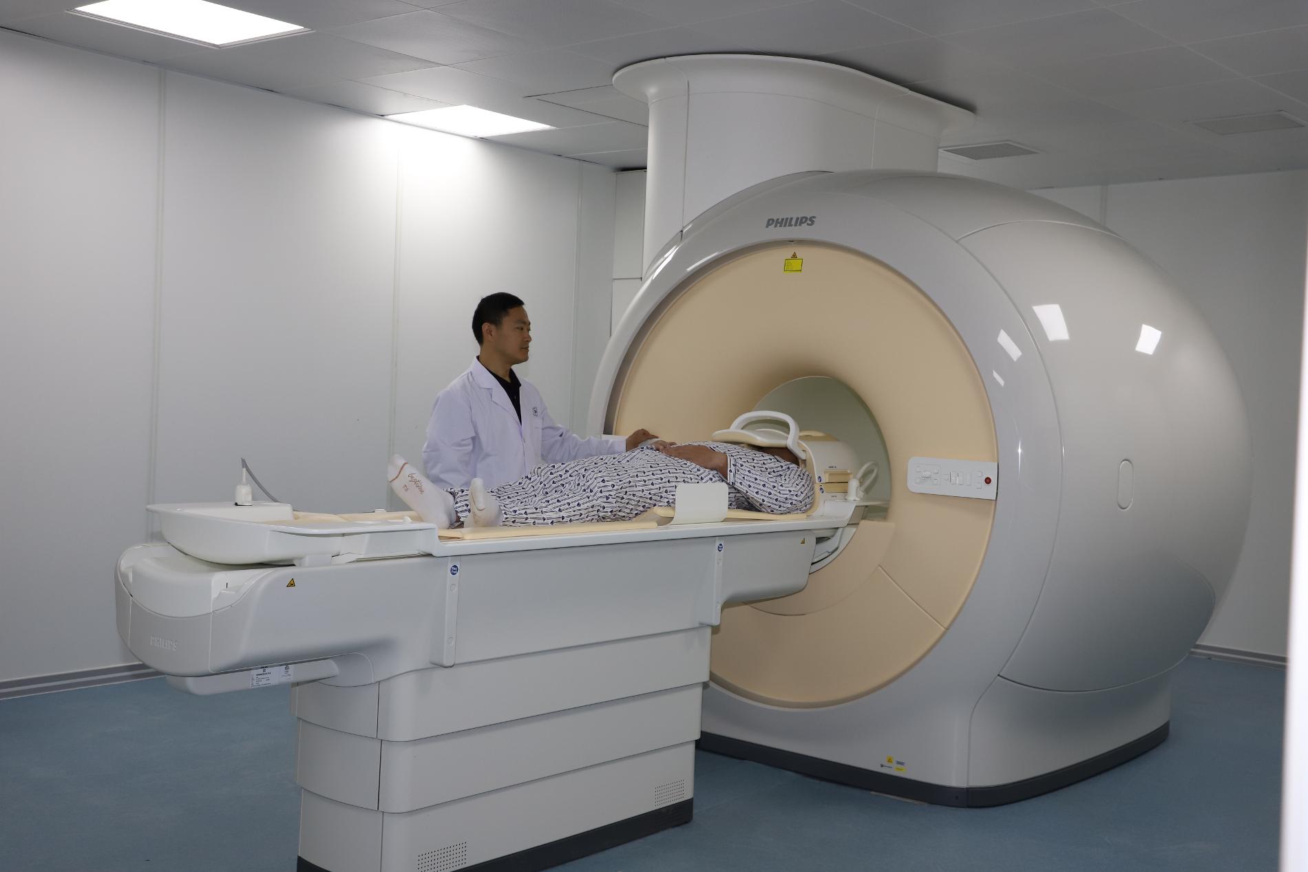 飞利浦磁共振2.JPG