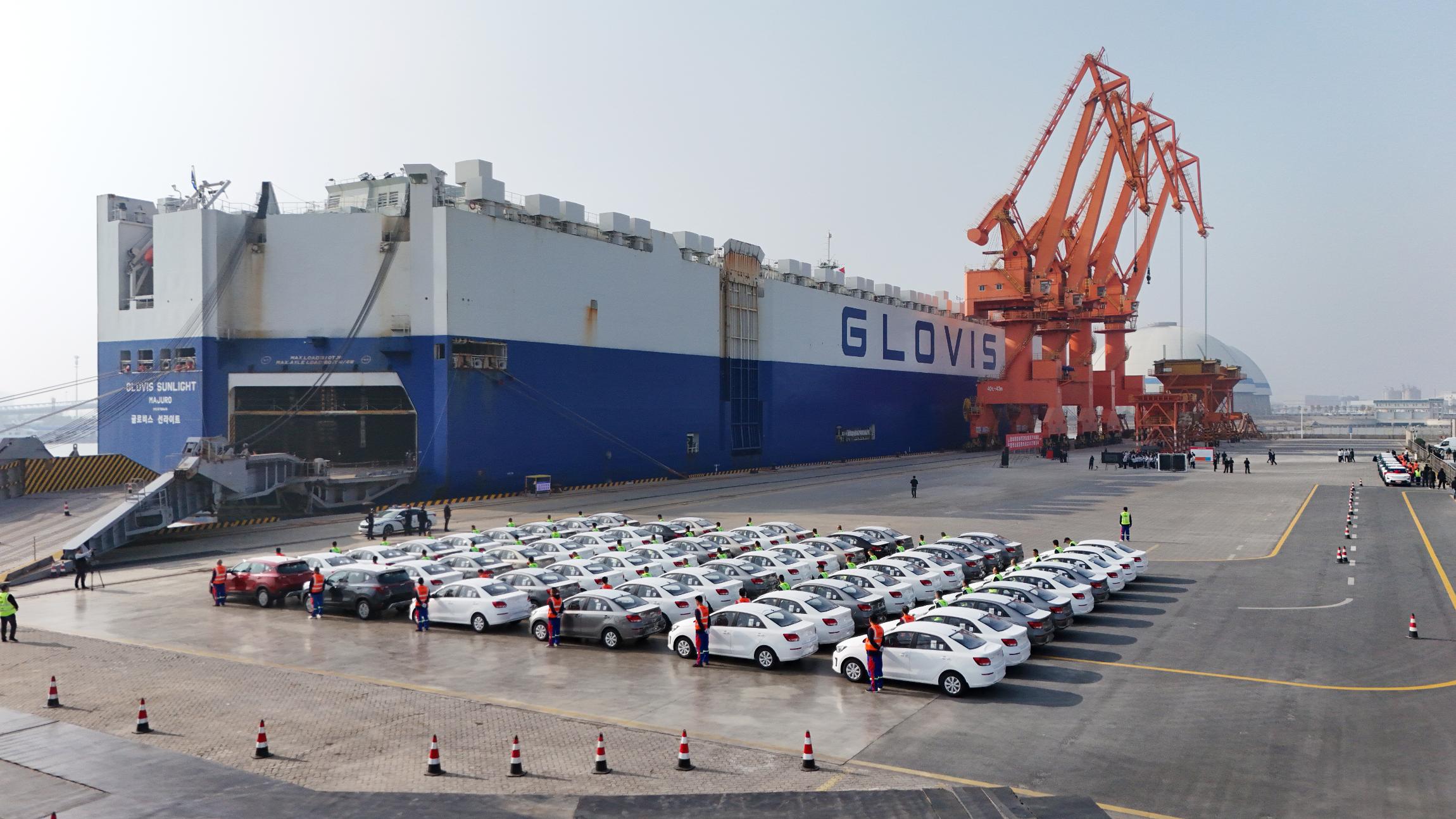 悦达起亚整车出口第50万辆装船起航2.jpg
